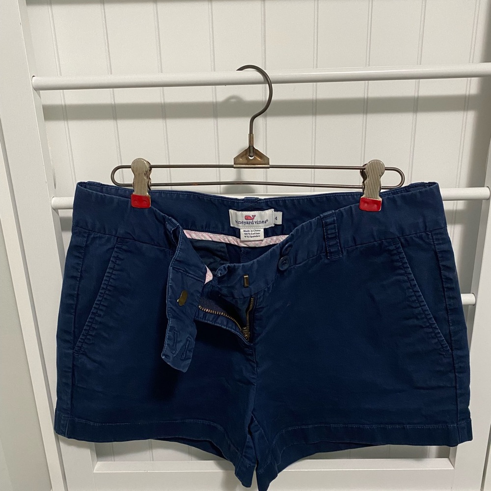 Vineyard Vines stretch Navy Blue Women's shorts sz 4 like new - Picture 2 of 5
